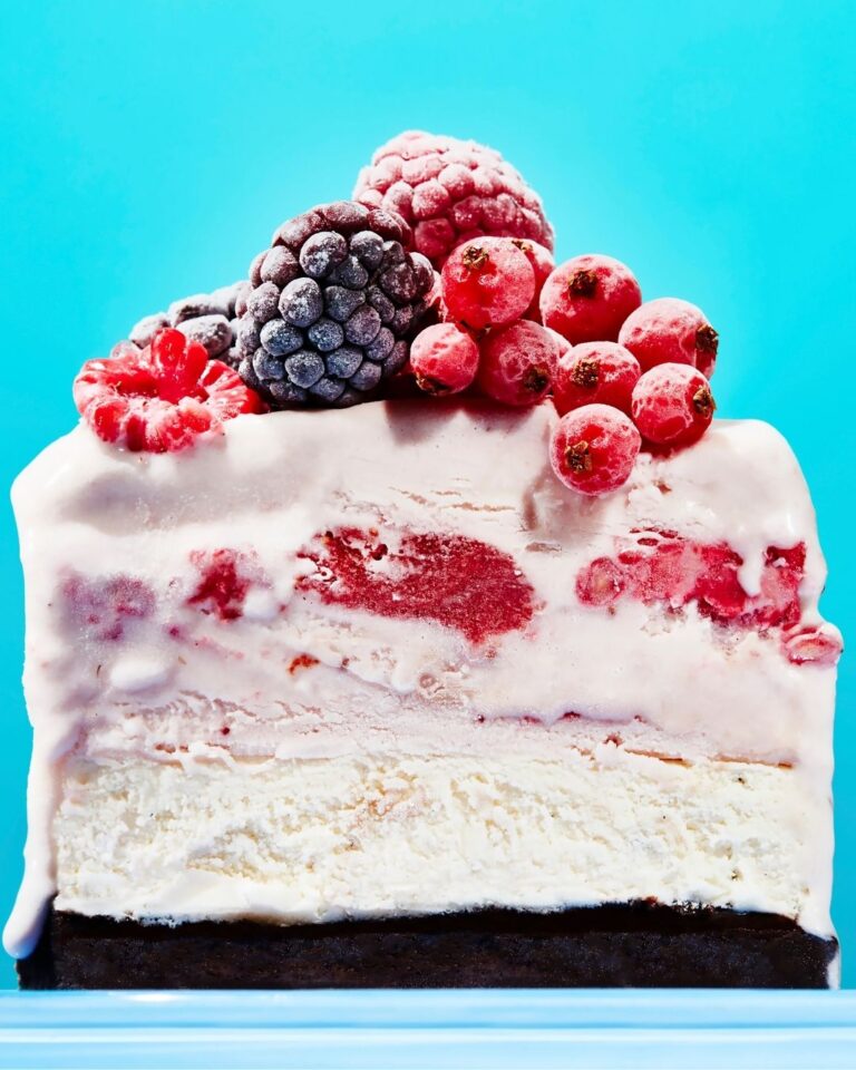 Easy no-bake berry ice cream cake