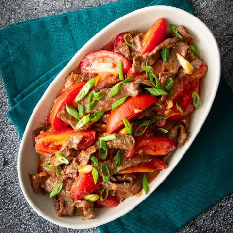 overhead image of stirfry beef