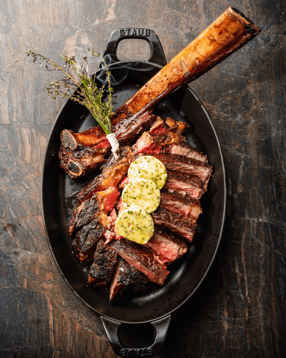 Tomahawk steak in cast iron pan