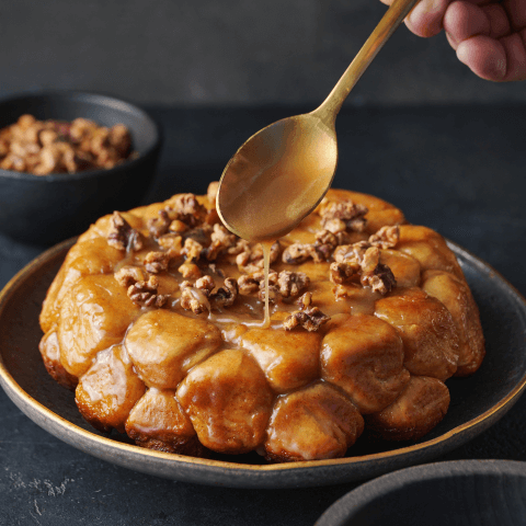 Monkey bread with caramel sauc