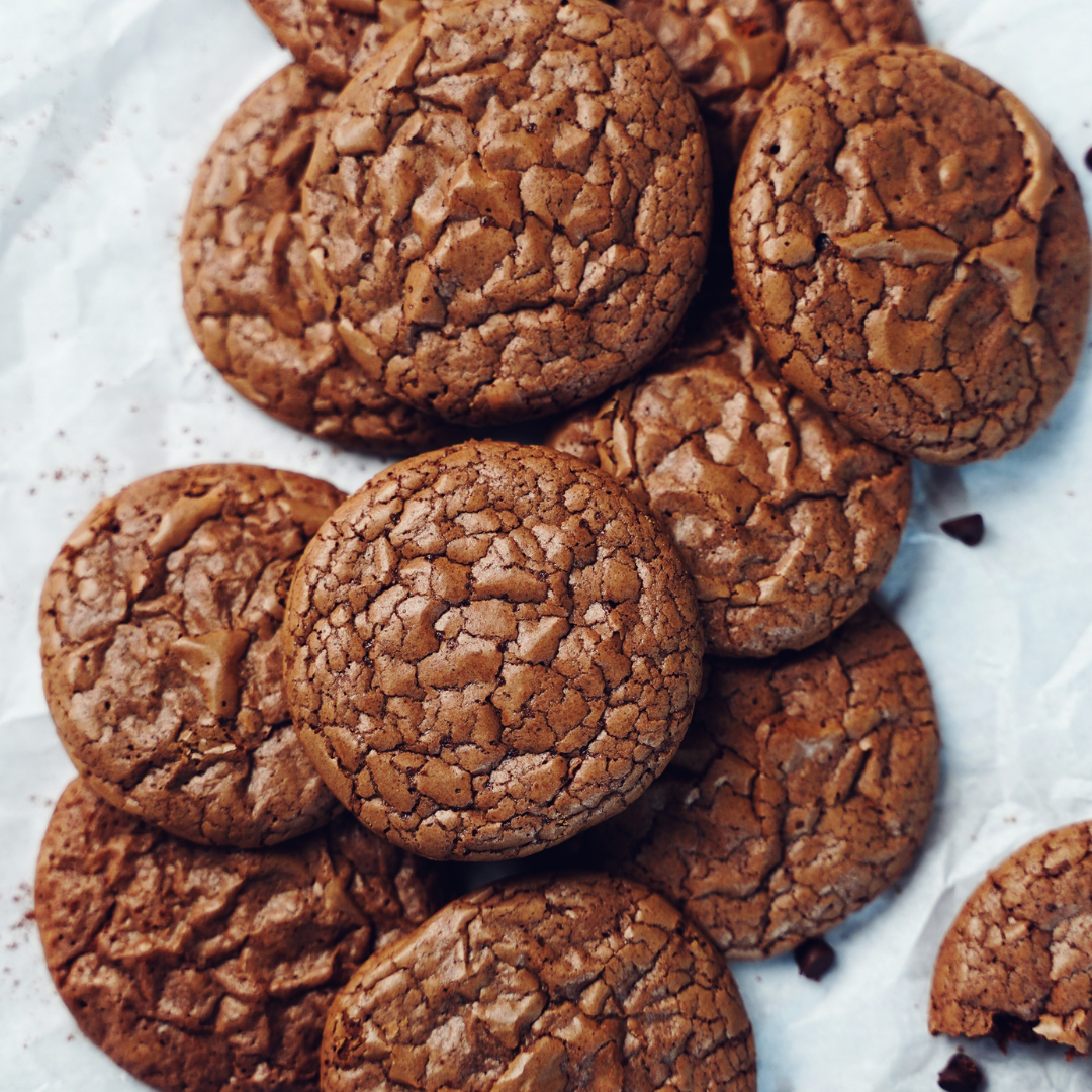 overhead image of 3-ingredient brownie cookies