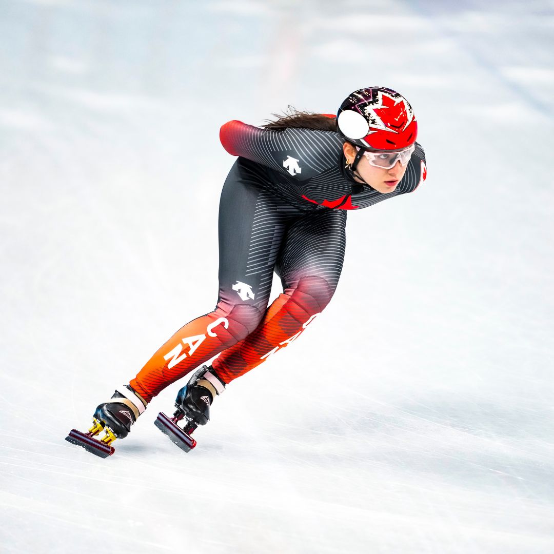 Valérie-Maltais-Team-Canada-Short-Track-Speed-Skater skating in competition 